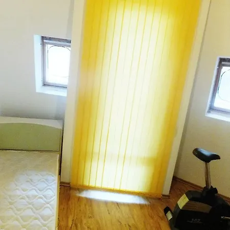 Apartment Fila Warna